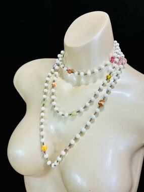 VTG Flapper WH Milk Glass Beaded Necklace w/ Multicolor Textured Faux Accents